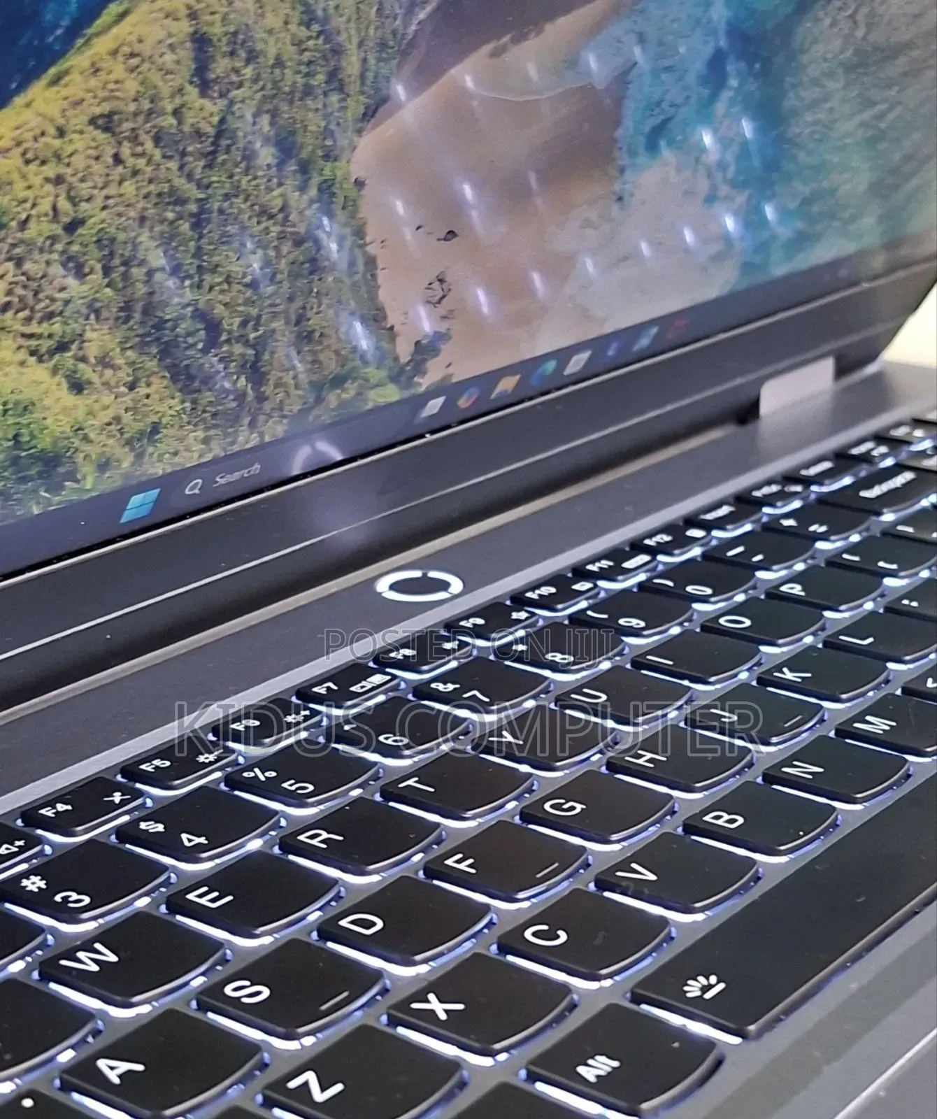 New Laptop Lenovo LOQ 15ARP9 16GB AMD Ryzen 7 SSD 1T