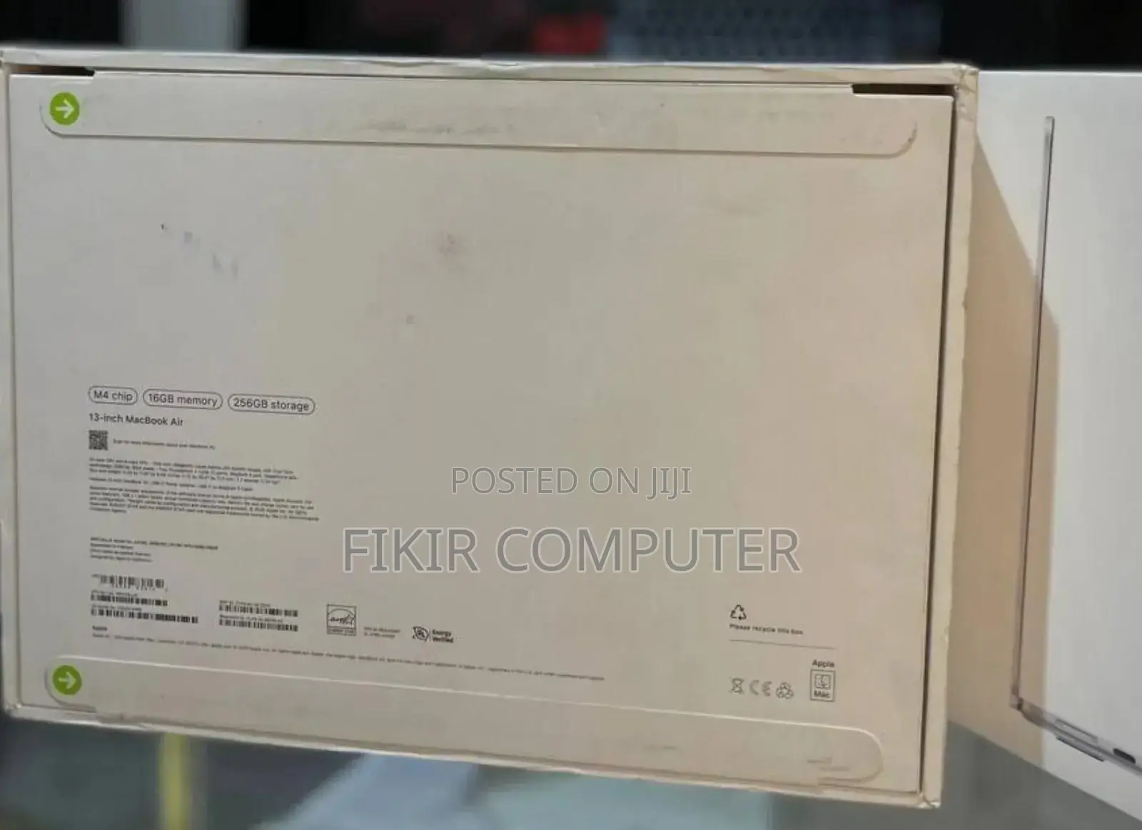 New Laptop Apple MacBook Air 2025 M4 13-Inch 16GB Apple M4 SSD 256GB