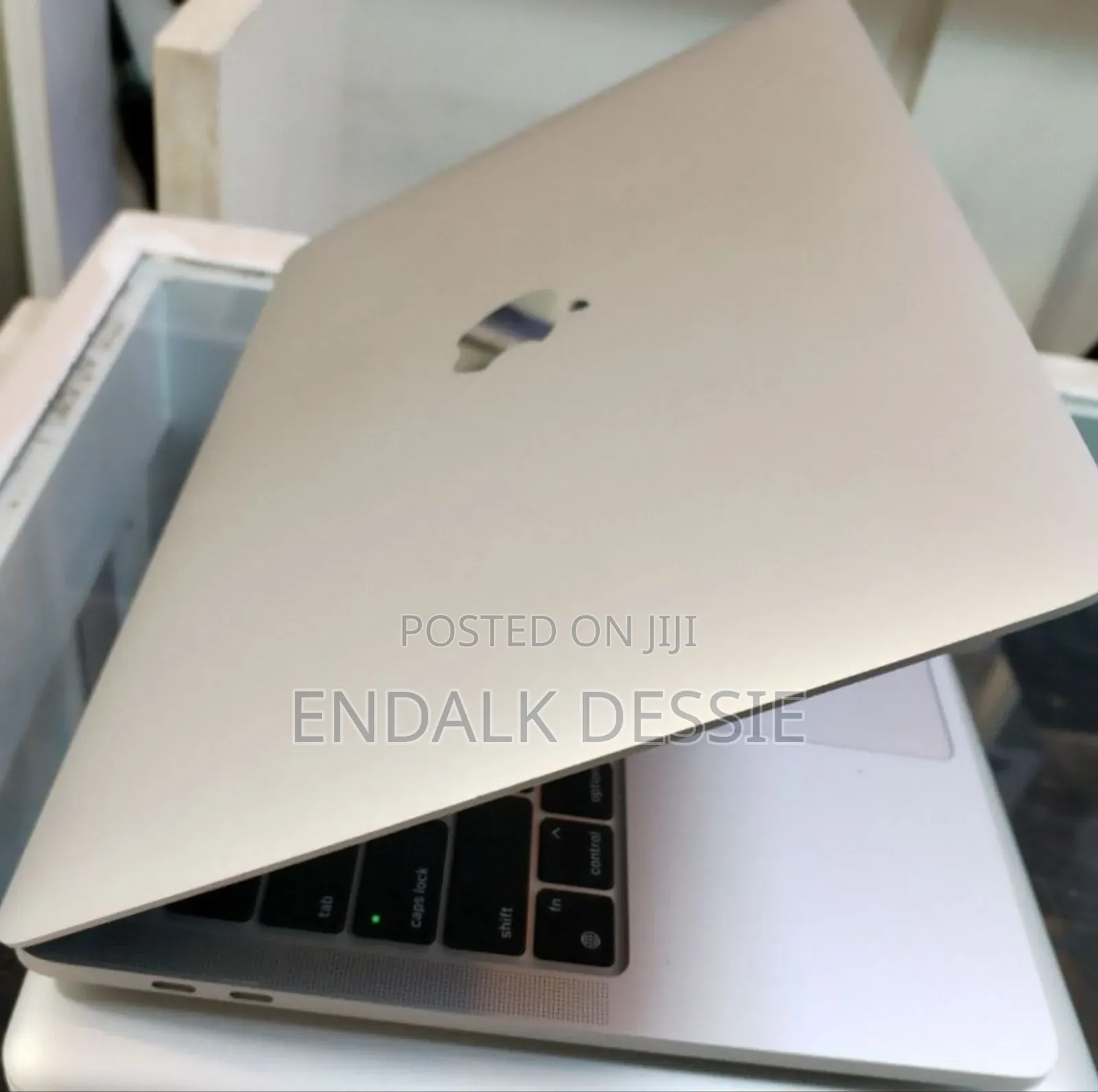 New Laptop Apple MacBook Pro M1 16GB Apple M1 Pro SSD 512GB