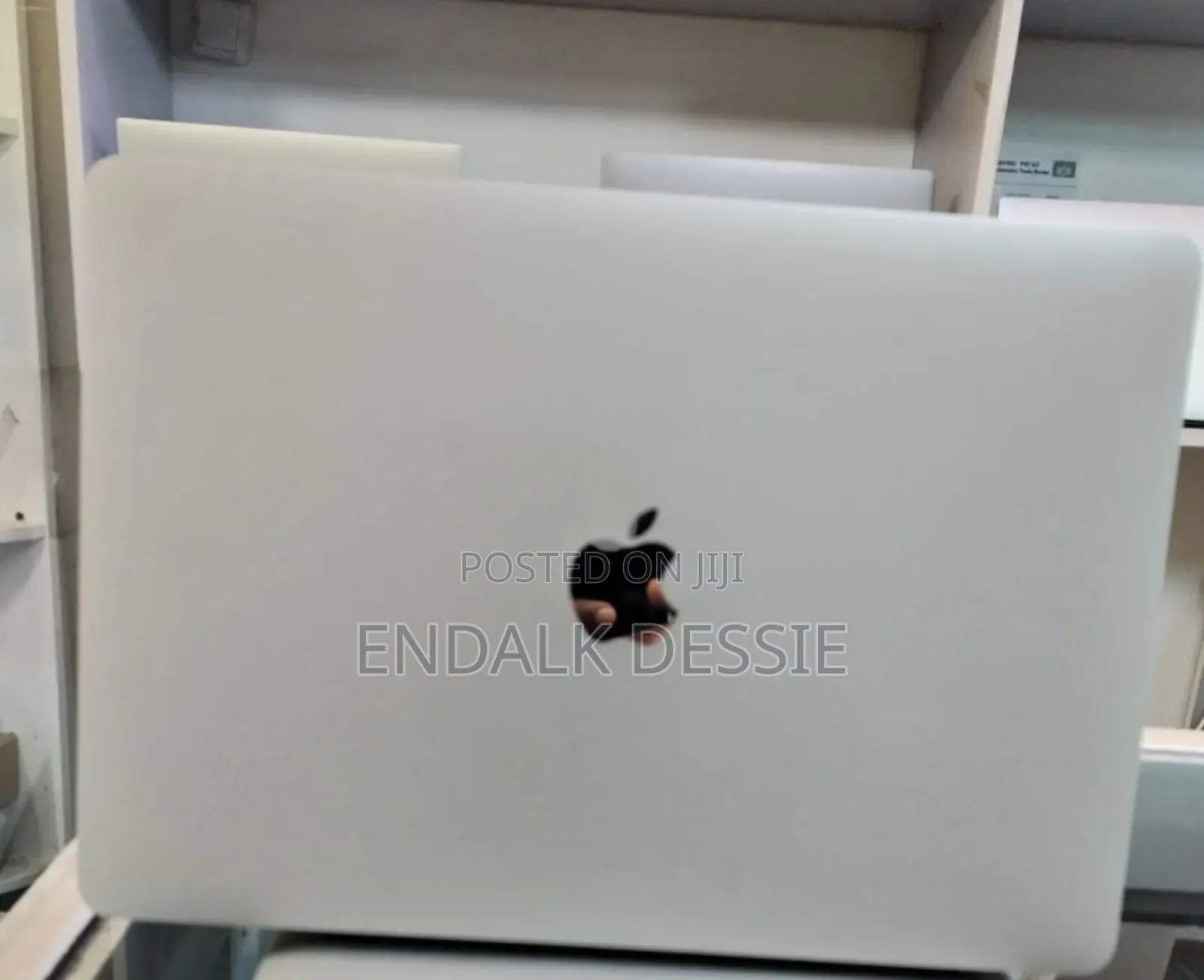 New Laptop Apple MacBook Pro M1 16GB Apple M1 Pro SSD 512GB