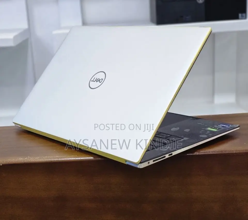 New Laptop Dell XPS 15 9530 32GB Intel Core I9 SSD 1T