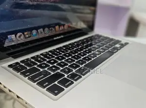 New Laptop Apple MacBook Pro 4GB Intel Core I7 HDD 500GB