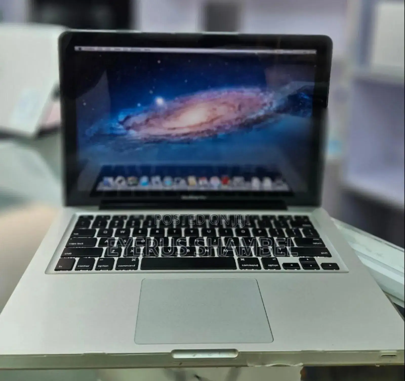 New Laptop Apple MacBook Pro 4GB Intel Core I7 HDD 500GB
