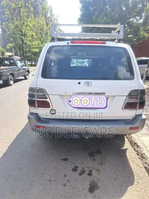 Toyota Land Cruiser 2003 White