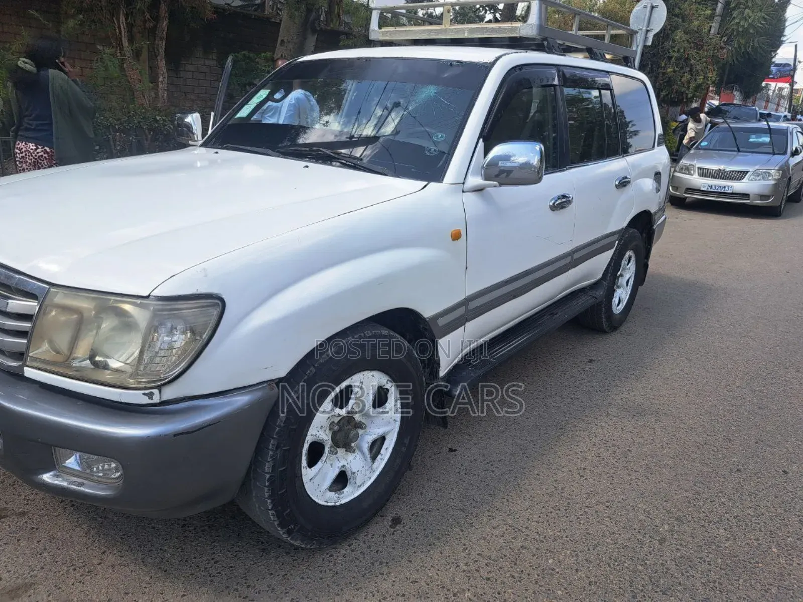 Toyota Land Cruiser 2003 White