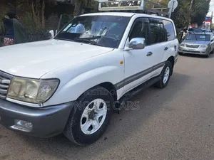 Photo - Toyota Land Cruiser 2003 White