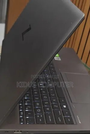 New Laptop HP ZBook 14 16GB Intel Core I7 SSD 512GB