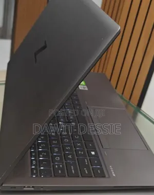 Photo - New Laptop HP 16GB Intel Core I7 SSD 512GB