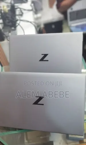 New Laptop HP ZBook Firefly G8 16GB Intel Core I7 SSD 1T