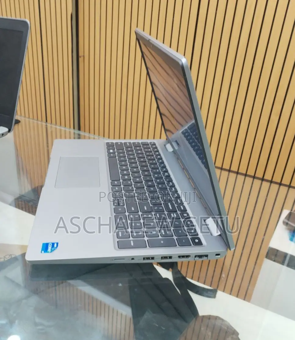 New Laptop Dell Latitude 5540 16GB Intel Core I5 SSD 512GB