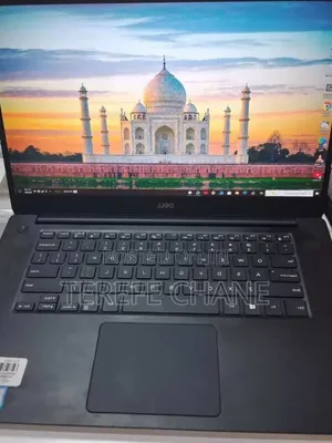 Photo - New Laptop Dell Precision 5540 16GB Intel Core I7 SSD 512GB