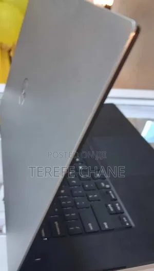 New Laptop Dell Precision 5540 16GB Intel Core I7 SSD 512GB