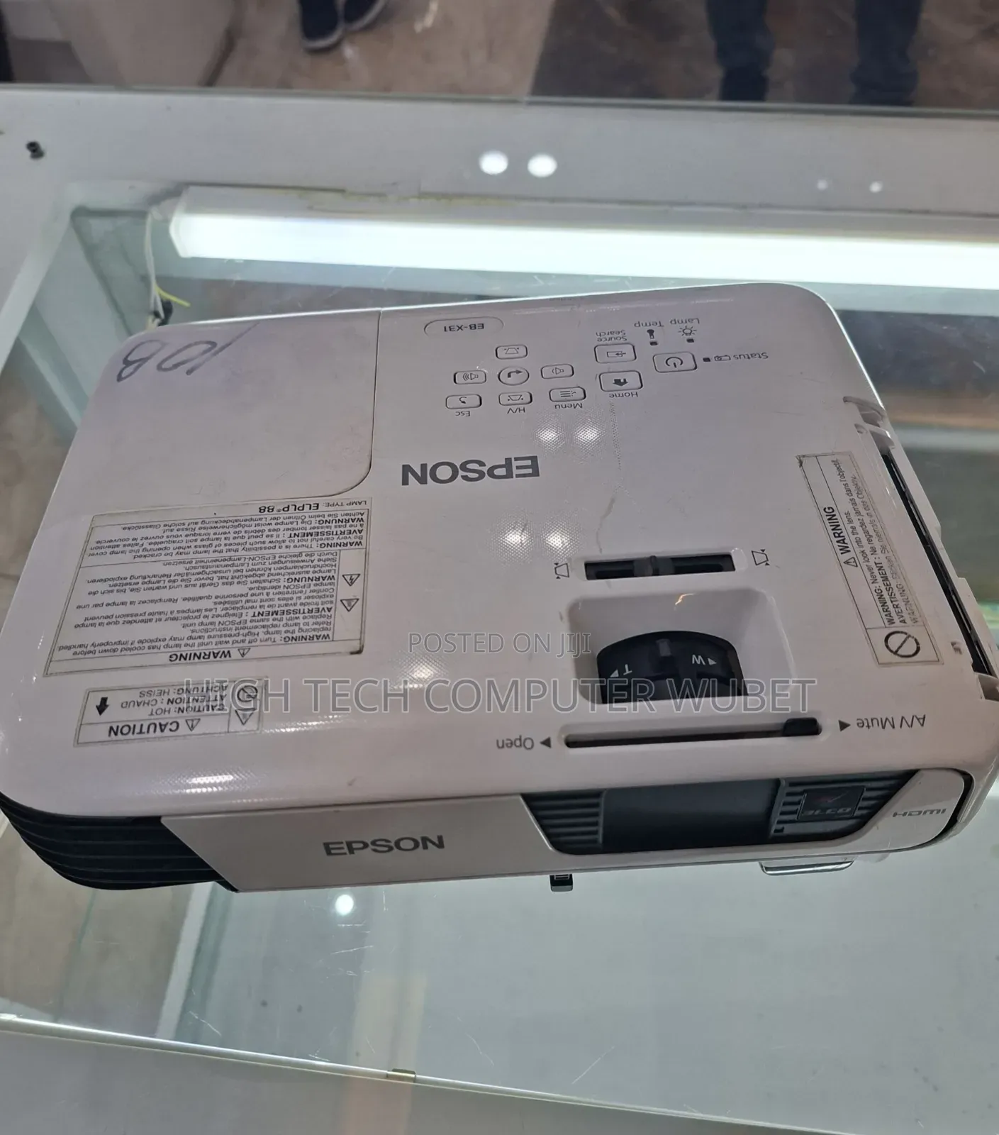 Item Weight: 2.4 Grams
Light Source Wattage: 200 Watts
Gdafo