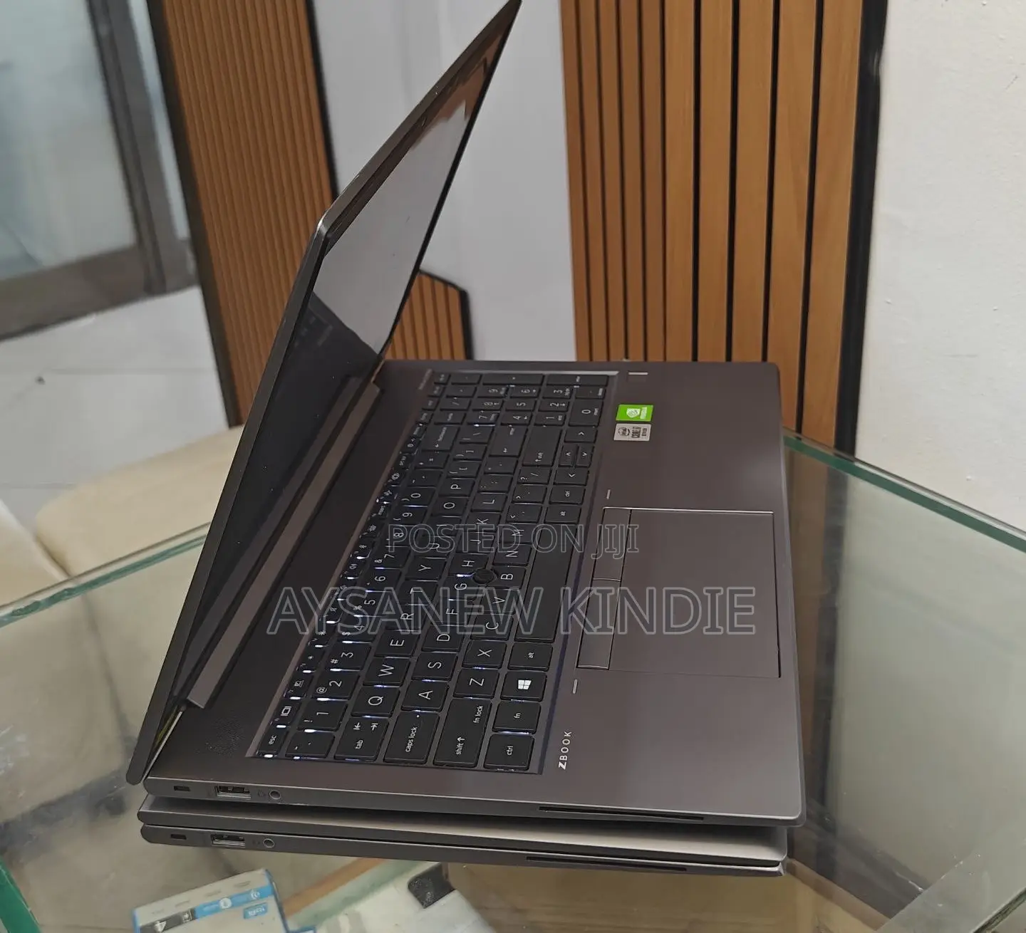 New Laptop HP ZBook Firefly G8 16GB Intel Core I7 SSD 512GB