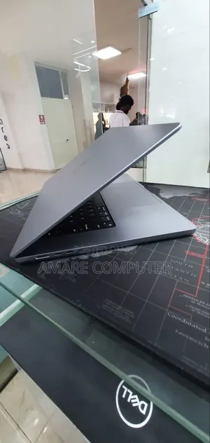 New Laptop Apple MacBook Pro M1 64GB Apple M1 Max SSD 1T
