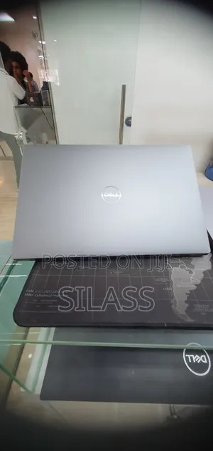 New Laptop Dell Precision 5550 16GB Intel Core I7 SSD 512GB