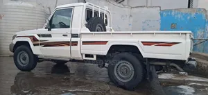 Toyota Land Cruiser 2013 White