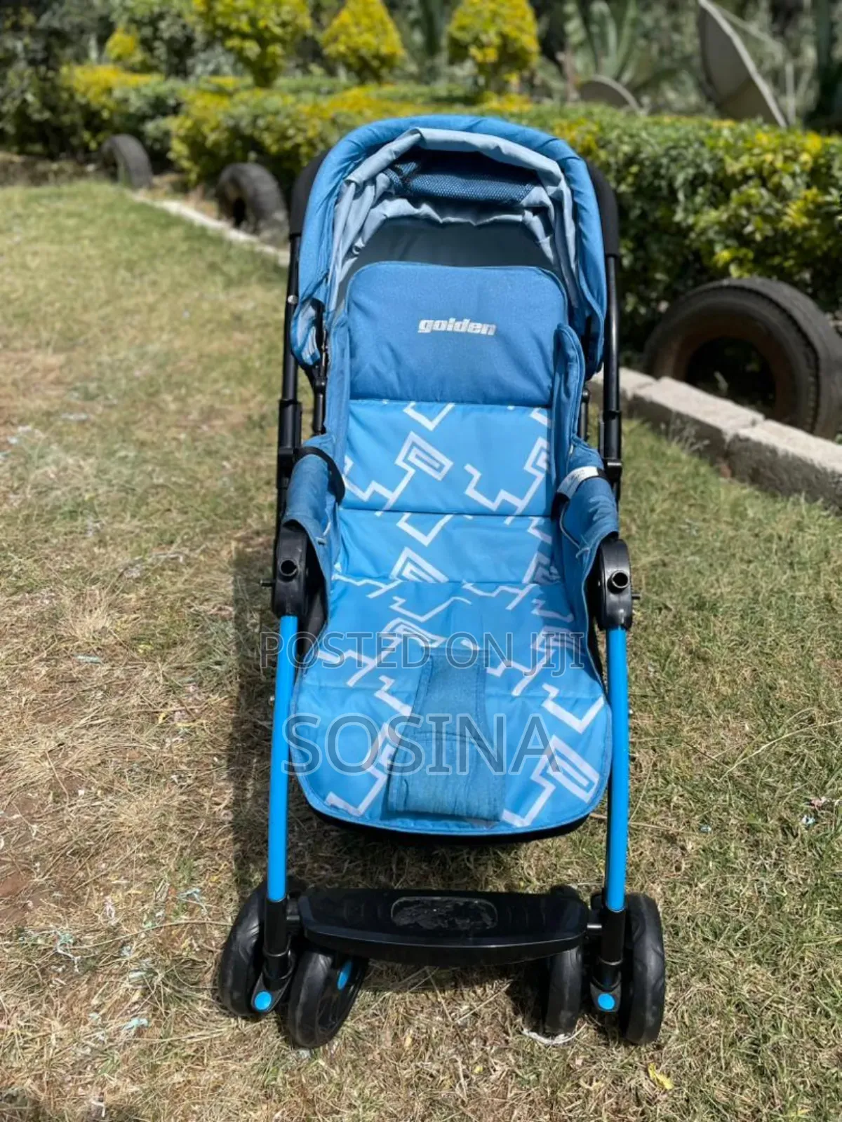 Stroller With Feeding Plate