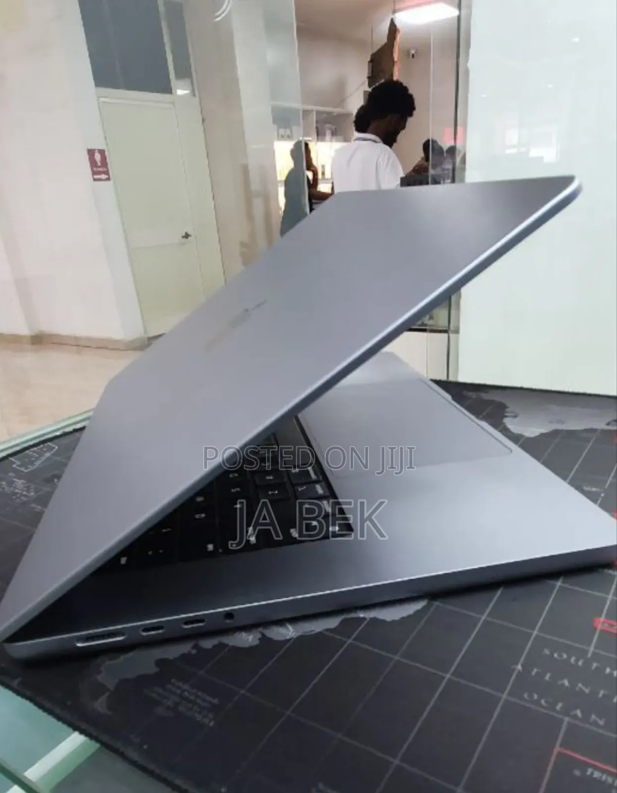 New Laptop Apple MacBook Pro M1 64GB Apple M1 Max SSD 1T