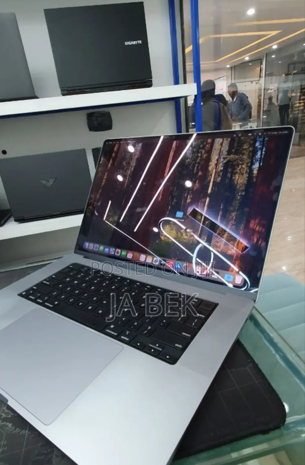 New Laptop Apple MacBook Pro M1 64GB Apple M1 Max SSD 1T