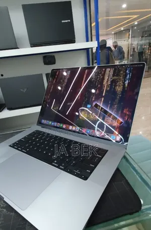 New Laptop Apple MacBook Pro M1 64GB Apple M1 Max SSD 1T