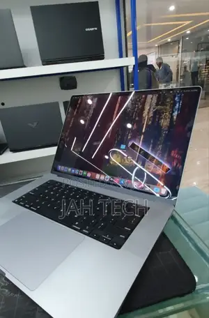 New Laptop Apple MacBook Pro M1 64GB Apple M1 Max SSD 1T