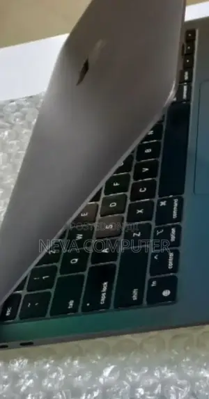 Photo - New Laptop Apple MacBook 8GB Intel Core I5 SSD 256GB