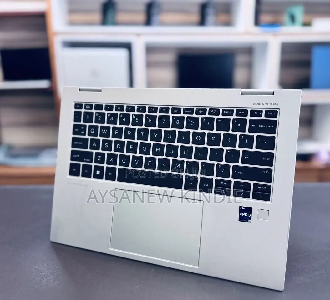 New Laptop HP EliteBook 830 G9 16GB Intel Core I7 SSD 512GB