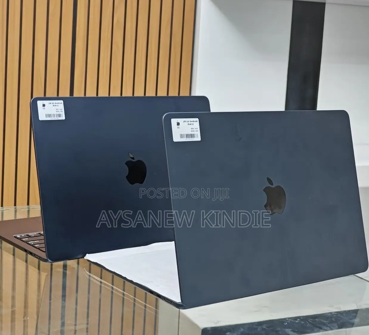 New Laptop Apple MacBook Air 2025 M4 13-Inch 16GB Apple M4 SSD 256GB