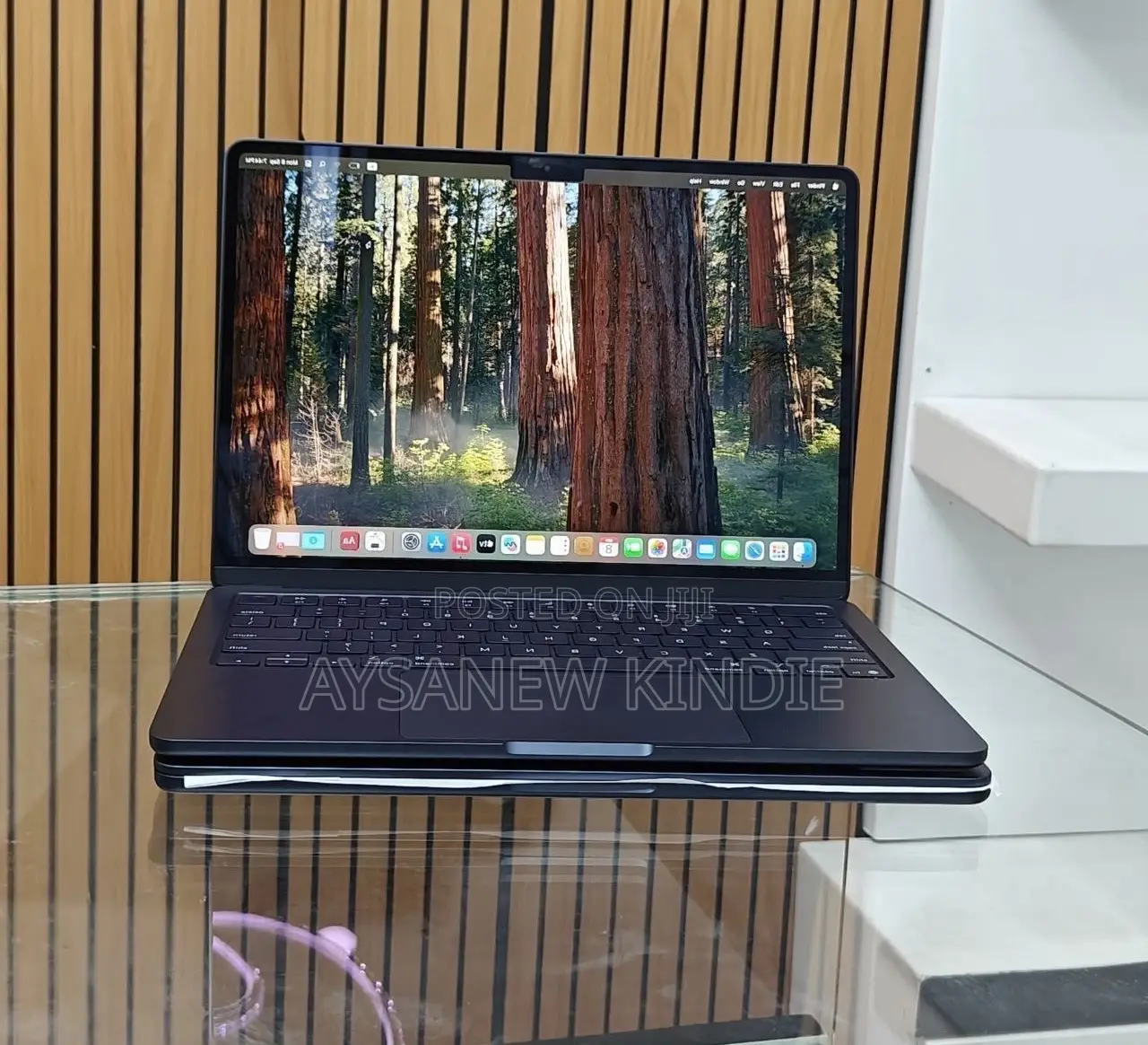 New Laptop Apple MacBook Air 2025 M4 13-Inch 16GB Apple M4 SSD 256GB