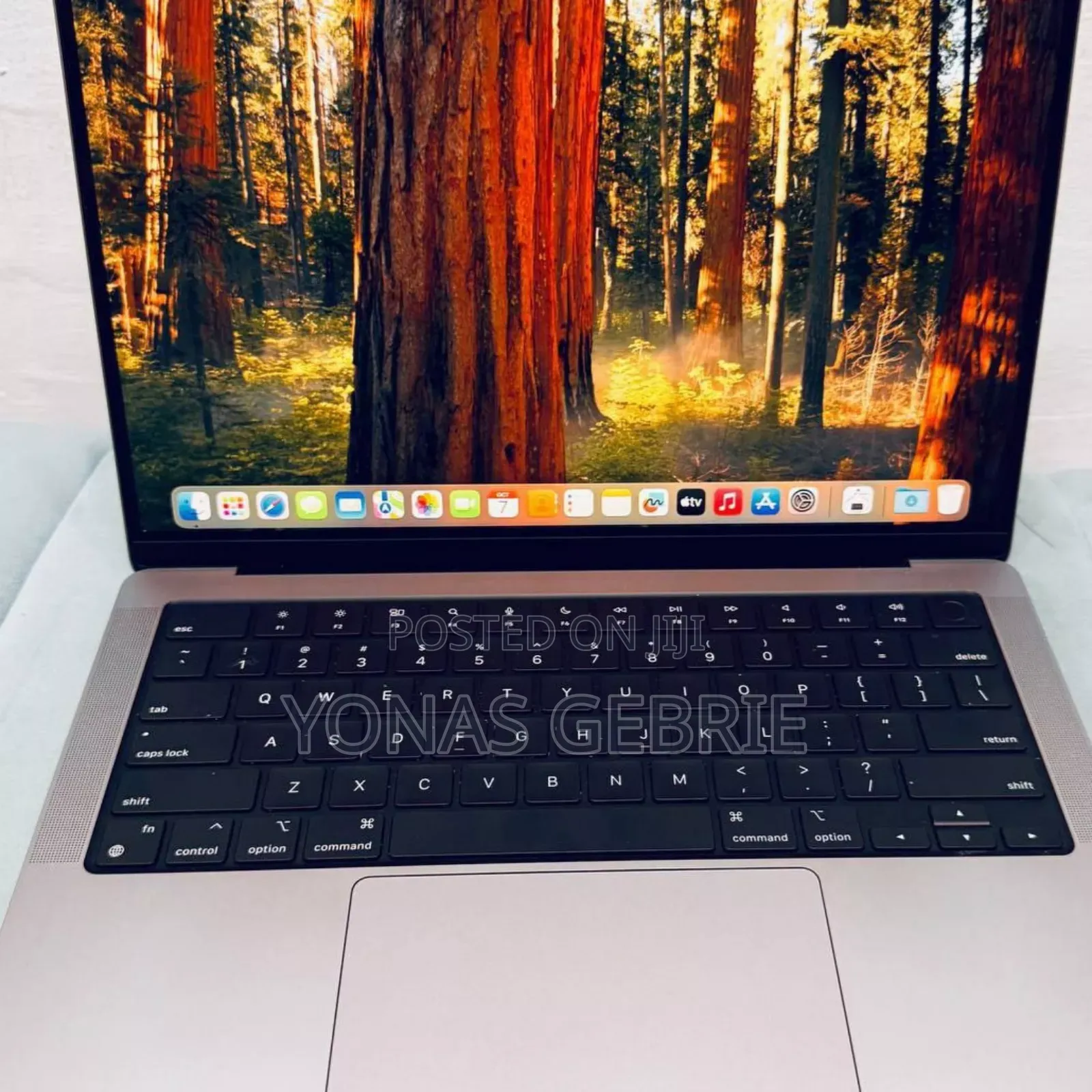 New Laptop Apple MacBook Pro M1 16GB Apple M1 Pro SSD 512GB