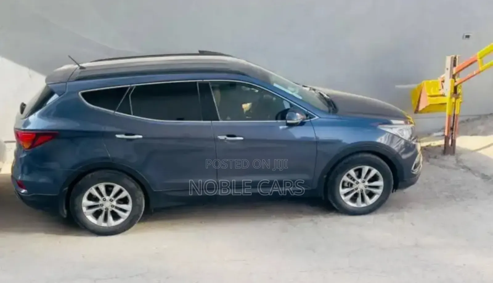 Hyundai Santa Fe 2016 Blue