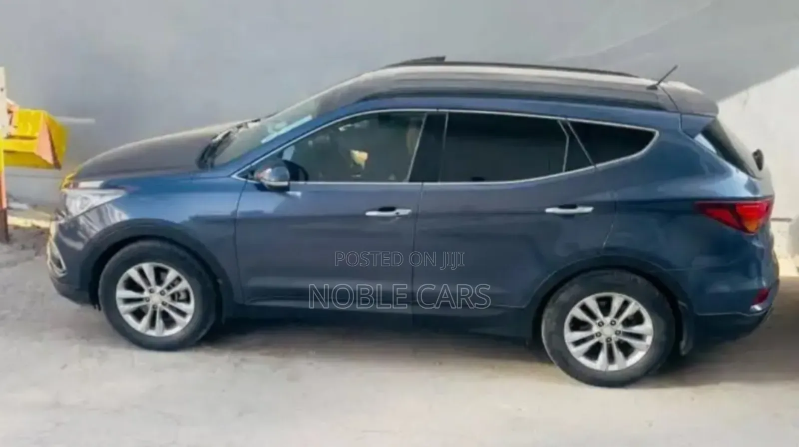 Hyundai Santa Fe 2016 Blue