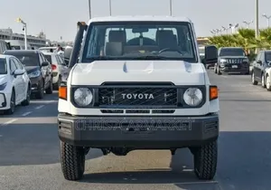 Photo - New Toyota Mark II 2022 White