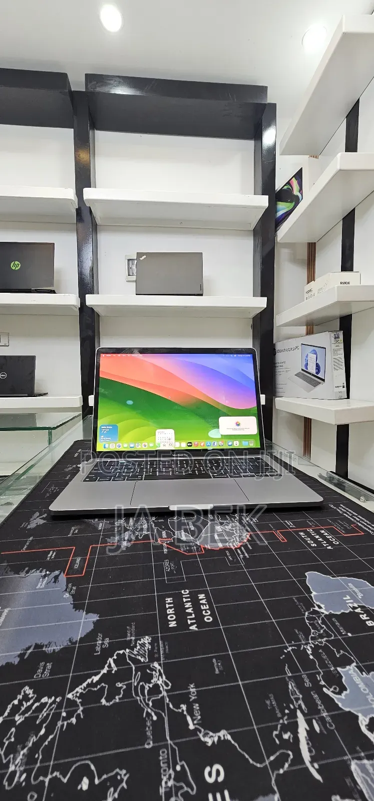 New Laptop Apple MacBook Pro 2020 M1 16GB Apple M1 SSD 256GB