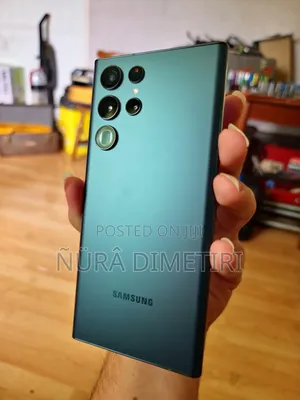 Photo - Samsung Galaxy S22 Ultra 128 GB Green