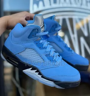 Photo - Air Jodan Unversty Blue