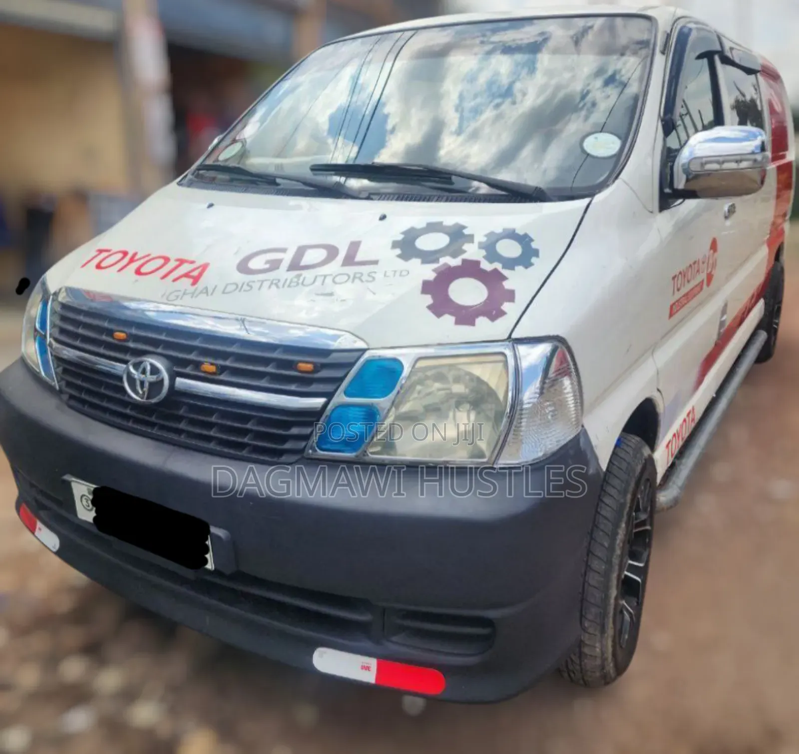 Toyota Grand HiAce 2011 White