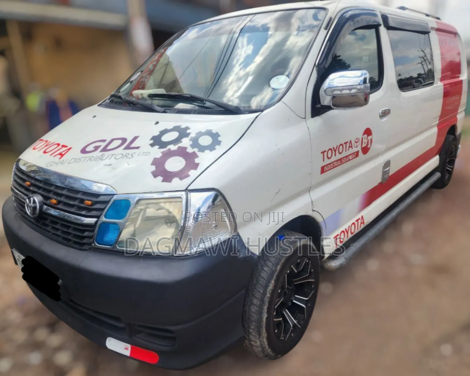 Toyota Grand HiAce 2011 White