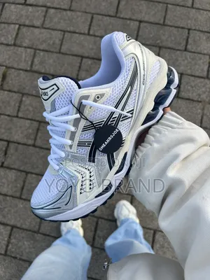 Photo - Asics Sneaker Shoes