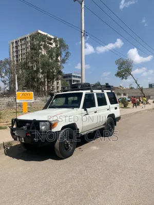 Photo - Toyota Land Cruiser 2016 White