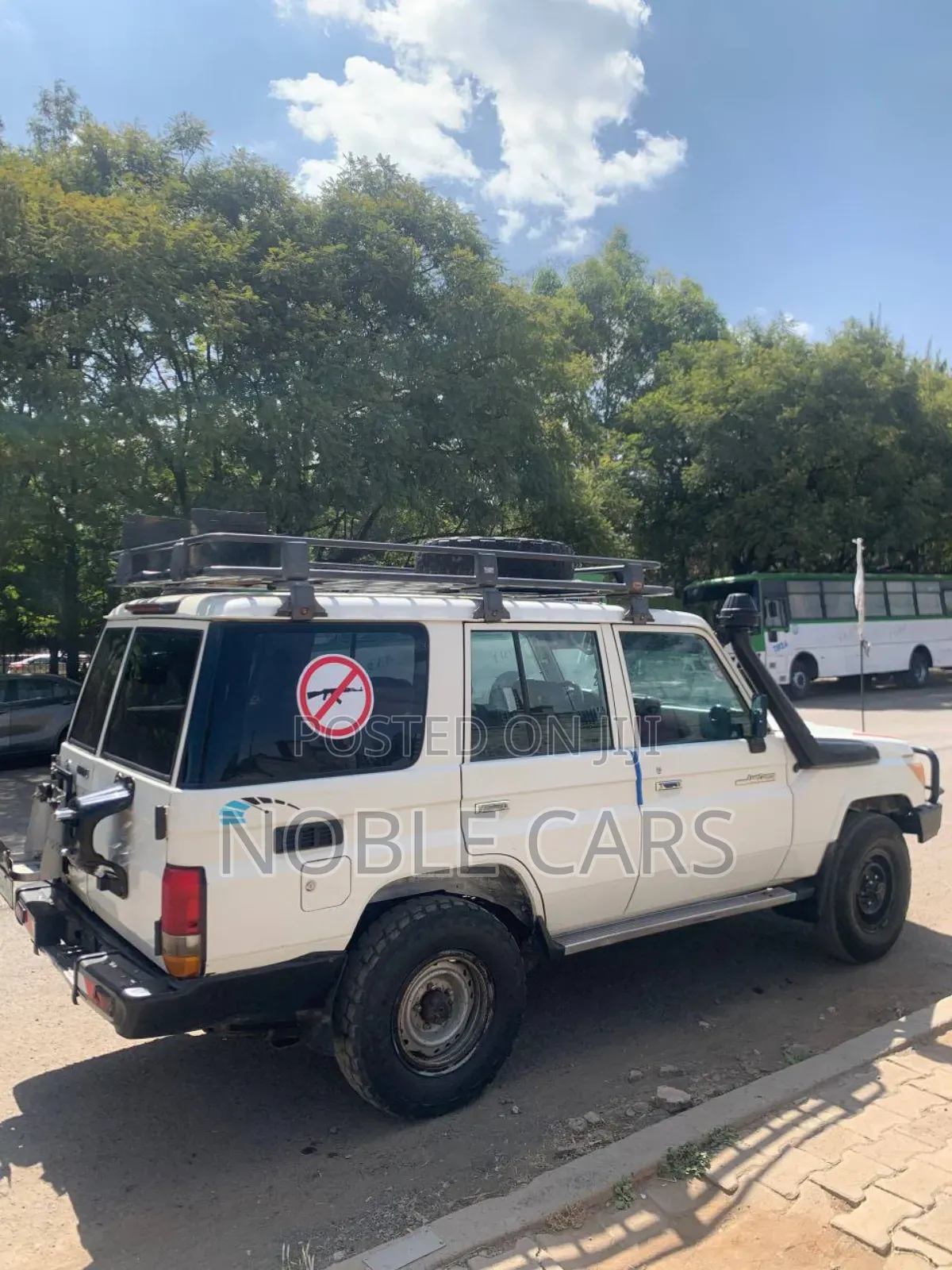 Toyota Land Cruiser 2016 White