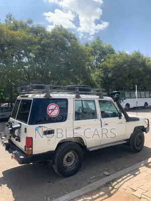 Toyota Land Cruiser 2016 White