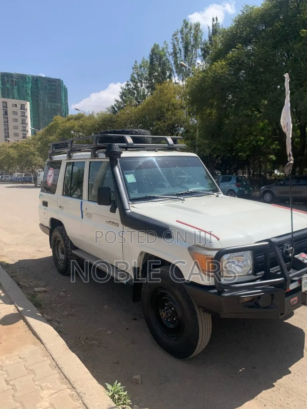 Toyota Land Cruiser 2016 White