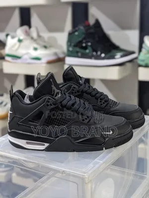 Photo - Air Jordan 4 Retro Black White