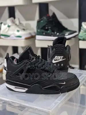 Air Jordan 4 Retro Black White