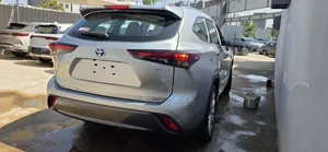 New Toyota Highlander Hybrid 2024 Silver