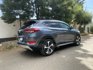 Hyundai Tucson Limited AWD 2016 Gray