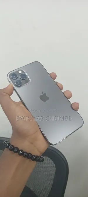 Photo - Apple iPhone 12 Pro 128 GB Black