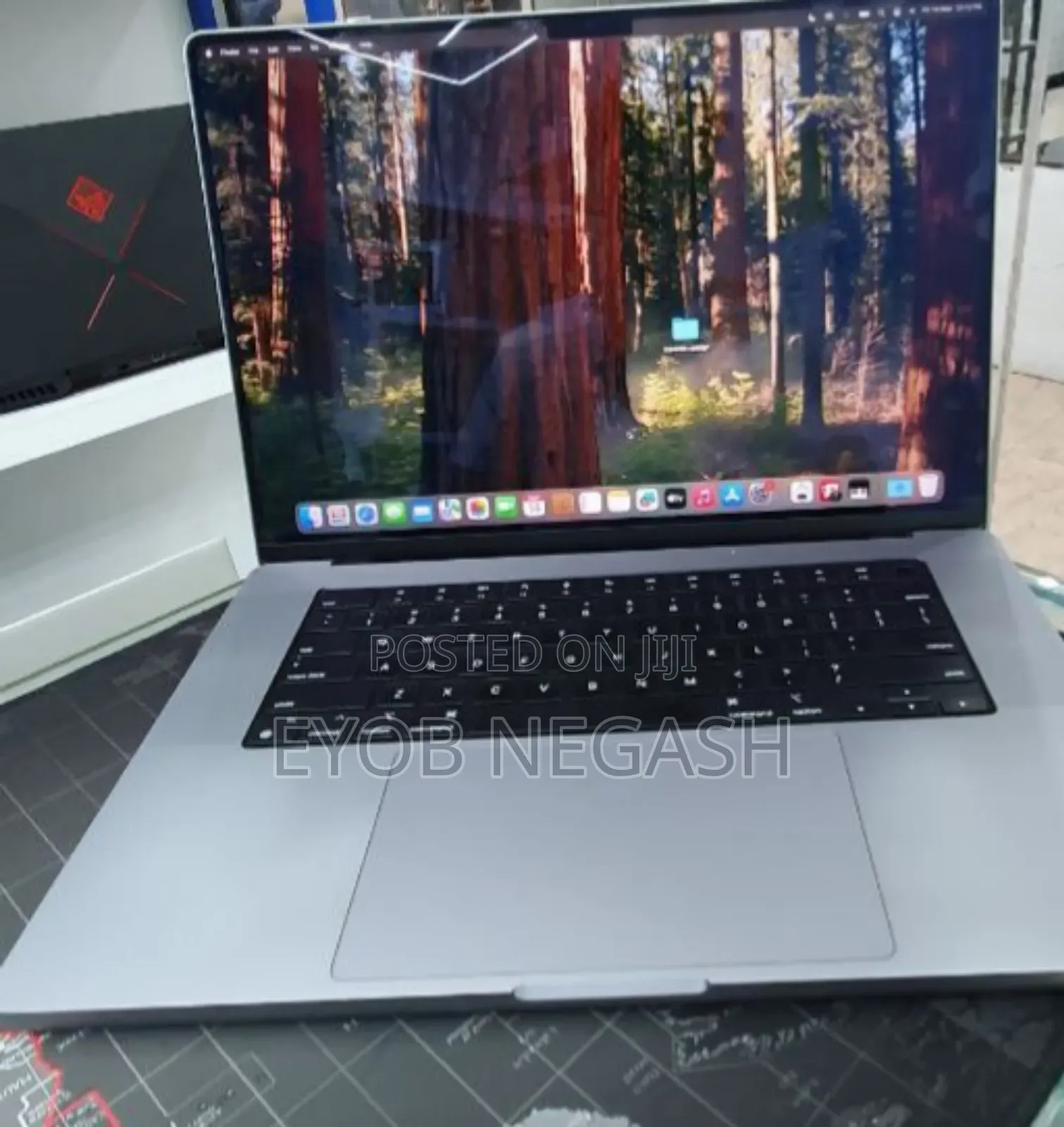 New Laptop Apple MacBook Pro M1 16GB Apple M1 Pro SSD 1T
